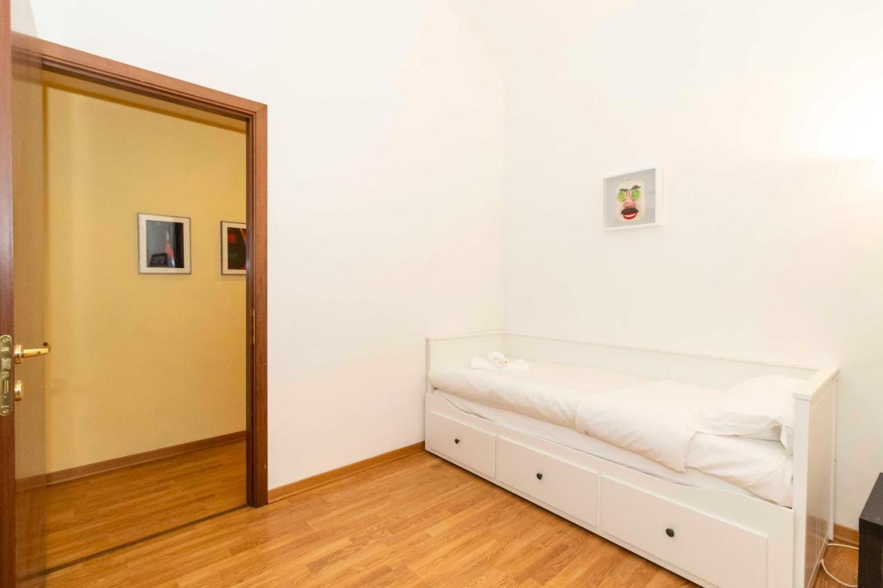 Porta Nuova & San Salvario Roomy Flat トリノ エクステリア 写真